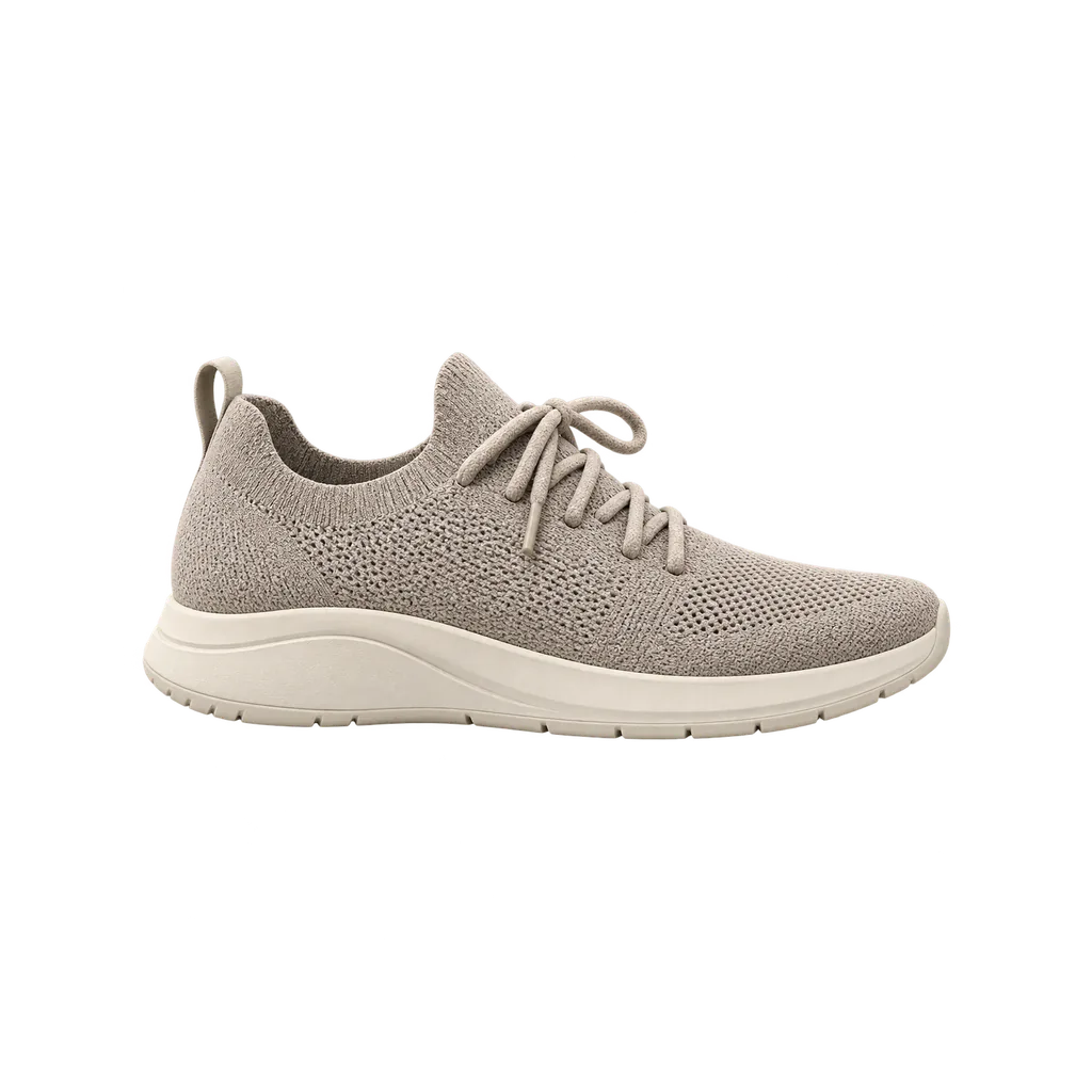 A training shoe